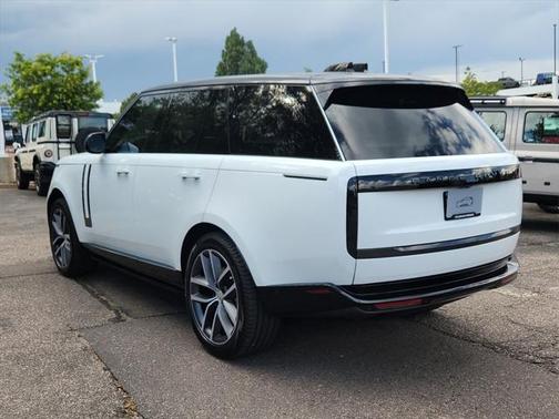 2025 Land Rover Range Rover P400 SE