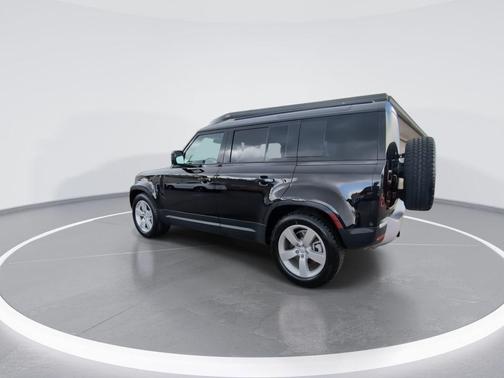Santorini Black Metallic 2025 Land Rover Defender 110 P300