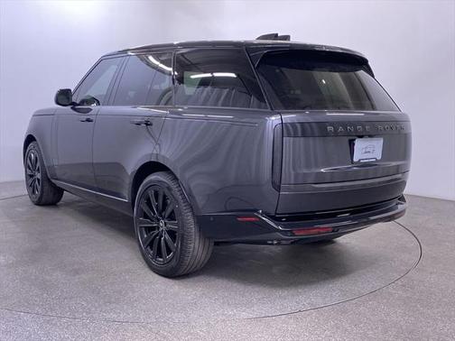 2025 Land Rover Range Rover P530 SE