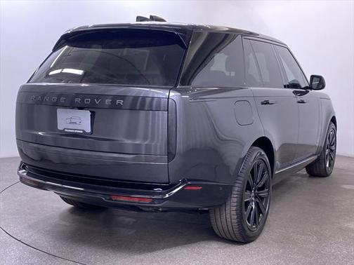 2025 Land Rover Range Rover P530 SE