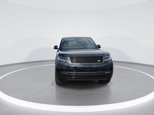 Green 2026 Land Rover Range Rover P530 SE 7 Seat