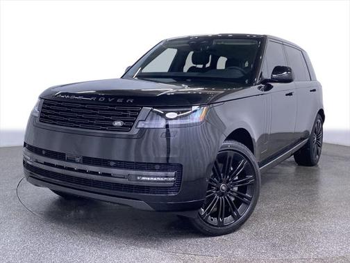 2025 Land Rover Range Rover P400 SE 7 Seat