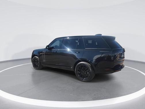 Santorini Black Metallic 2026 Land Rover Range Rover P400 SE 7 Seat