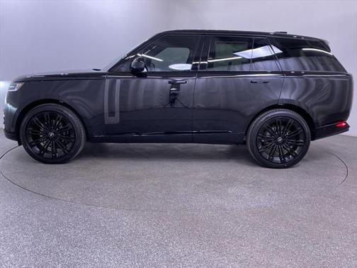 2025 Land Rover Range Rover P400 SE