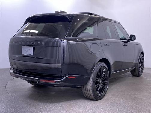 2025 Land Rover Range Rover P400 SE