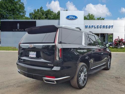 2022 Cadillac Escalade ESV Luxury