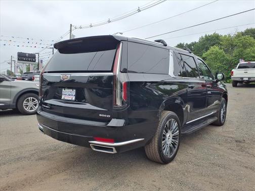 2022 Cadillac Escalade ESV Luxury