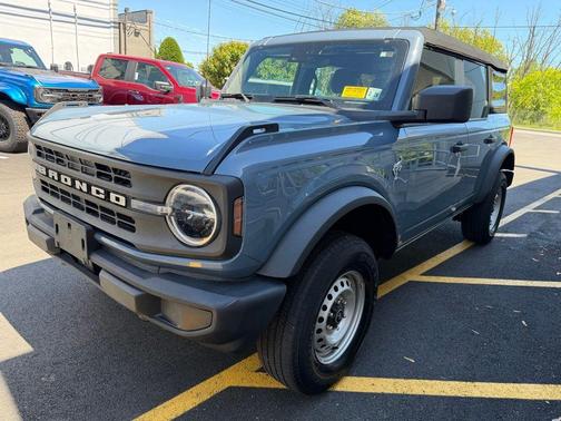 Azure Gray Metallic 2023 Ford Bronco Base