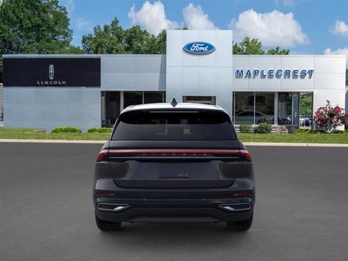 Infinite Black Metallic 2026 Lincoln Nautilus Premiere