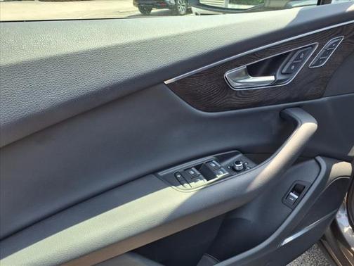 2021 Audi Q7 45 Premium Plus