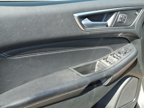 Gray Metallic 2022 Ford Edge Titanium