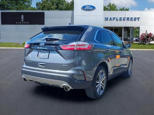 Gray Metallic 2022 Ford Edge Titanium