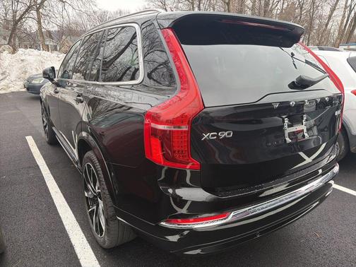 2024 Volvo XC90 B6 Plus Bright Theme 7-Seater