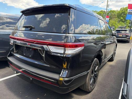 Black Metallic 2024 Lincoln Navigator Reserve