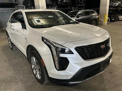Crystal White 2022 Cadillac XT4 Premium Luxury