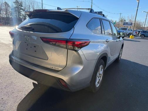 2023 Toyota Highlander LE