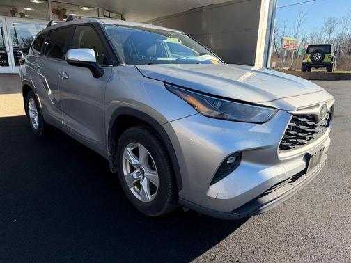 2023 Toyota Highlander LE