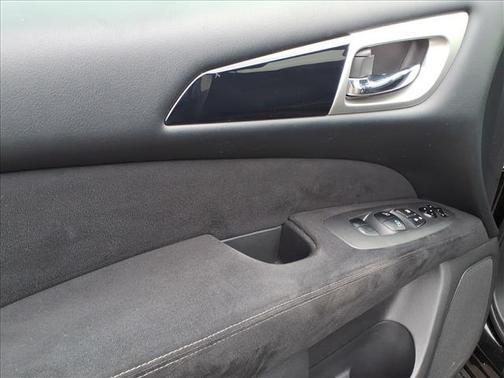 2013 Nissan Pathfinder SV