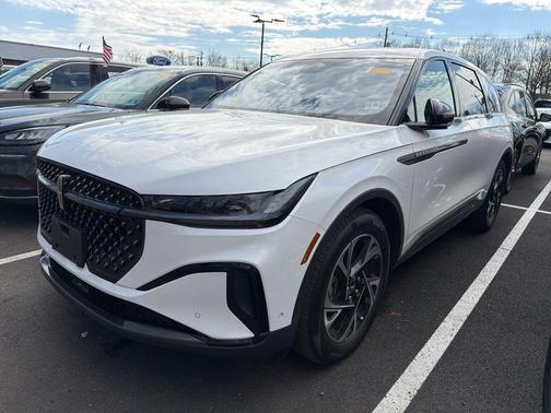 White Platinum Clearcoat Metallic 2024 Lincoln Nautilus Premiere