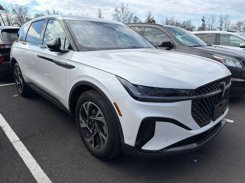 White Platinum Clearcoat Metallic 2024 Lincoln Nautilus Premiere