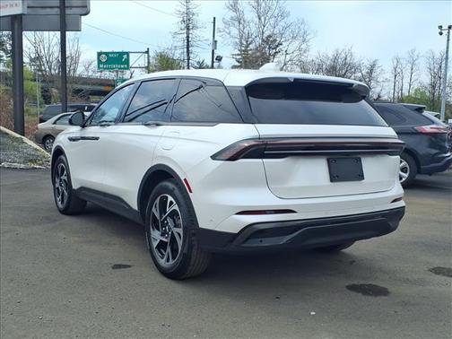 White Platinum Clearcoat Metallic 2024 Lincoln Nautilus Premiere