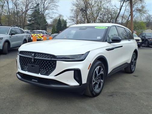 White Platinum Clearcoat Metallic 2024 Lincoln Nautilus Premiere