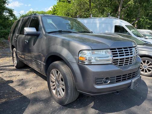 Sterling Gray Metallic 2013 Lincoln Navigator Base