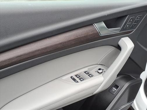 2022 Audi Q5 45 S line Premium Plus