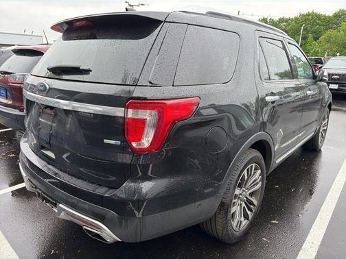 Black 2016 Ford Explorer Platinum
