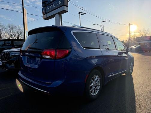 2020 Chrysler Pacifica Touring-L