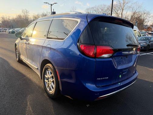 2020 Chrysler Pacifica Touring-L