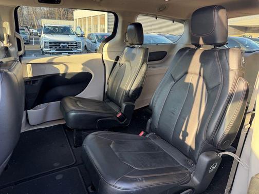 2020 Chrysler Pacifica Touring-L