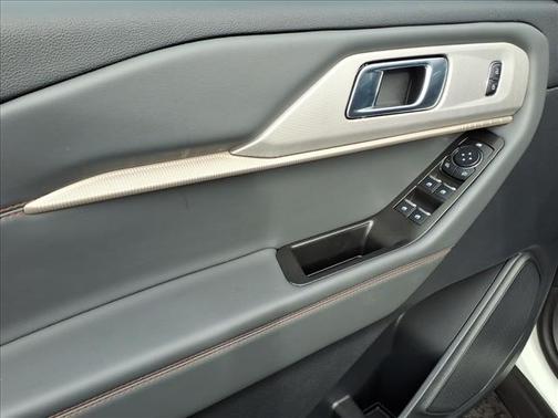 Star White 2026 Ford Explorer Active