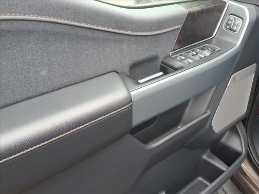 2023 Ford F-150 Lightning LARIAT