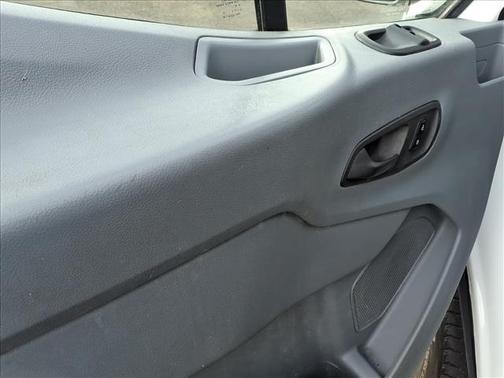 2018 Ford Transit-250 130 WB Medium Roof Cargo