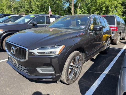 Onyx Black Metallic 2019 Volvo XC60 T6 Momentum