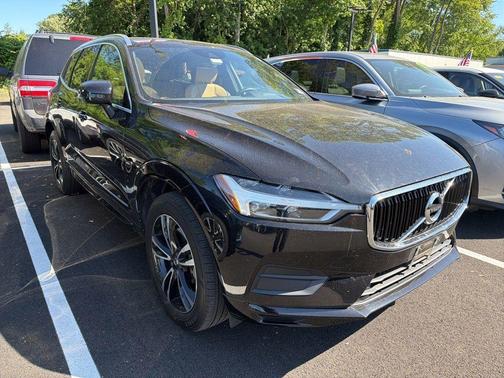 Onyx Black Metallic 2019 Volvo XC60 T6 Momentum
