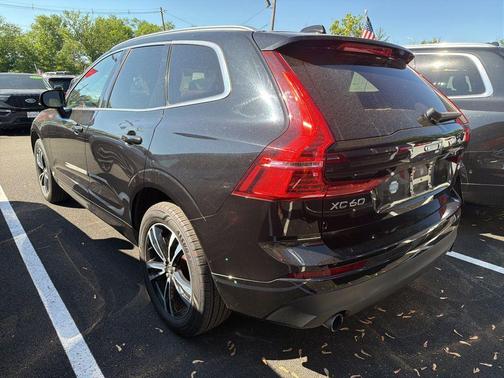 Onyx Black Metallic 2019 Volvo XC60 T6 Momentum