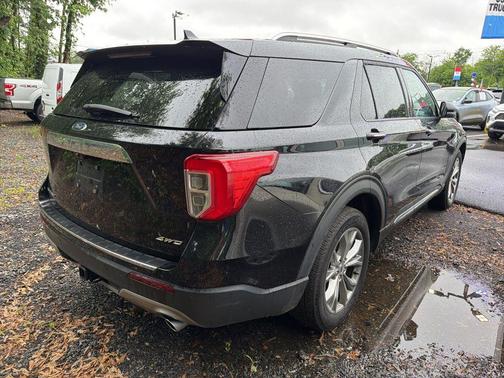 Black Metallic 2023 Ford Explorer Limited