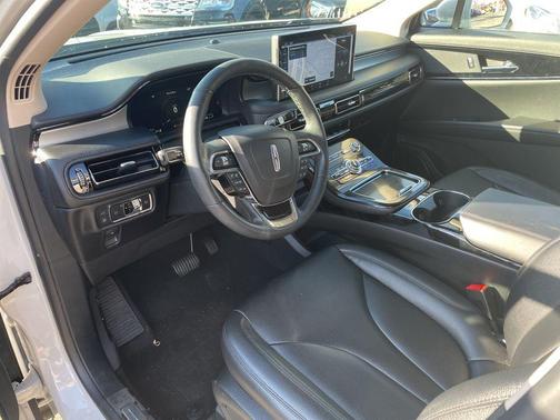 2022 Lincoln Nautilus Standard