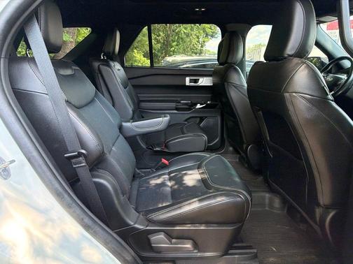 White Metallic 2023 Ford Explorer ST