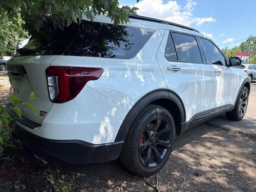 White Metallic 2023 Ford Explorer ST
