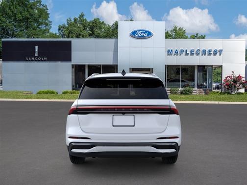 White Platinum Clearcoat Metallic 2026 Lincoln Nautilus Reserve