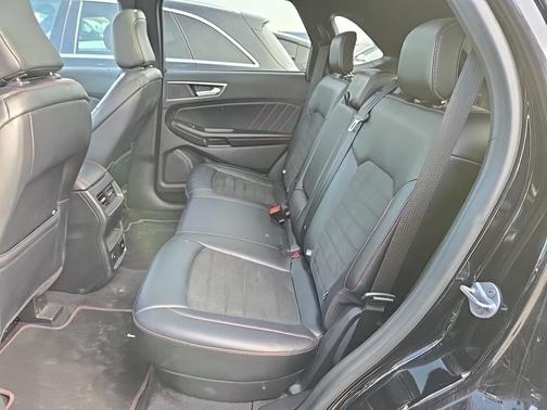 2022 Ford Edge ST Line