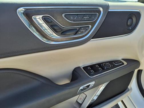 2017 Lincoln Continental Reserve