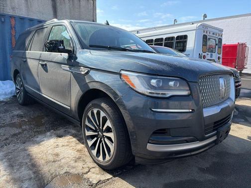 2022 Lincoln Navigator L Reserve
