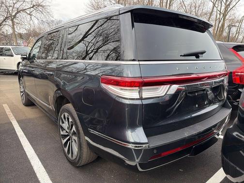 2022 Lincoln Navigator L Reserve