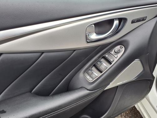 2022 INFINITI Q50 LUXE