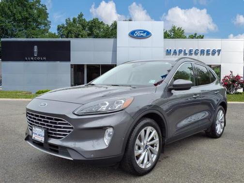 2022 Ford Escape Titanium Hybrid