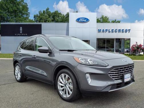 2022 Ford Escape Titanium Hybrid